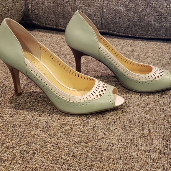 Mint green & white heels - Picture 2 of 7
